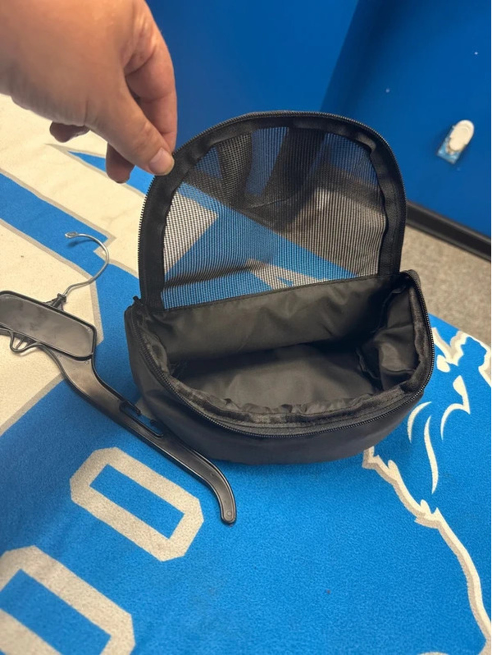 Toiletry travel bag